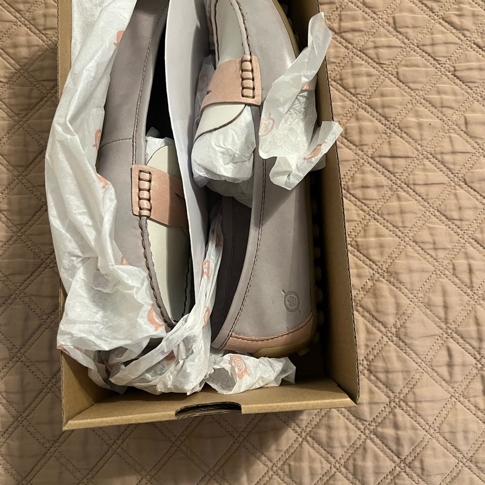 Born Women's Flats in Gray and Pink